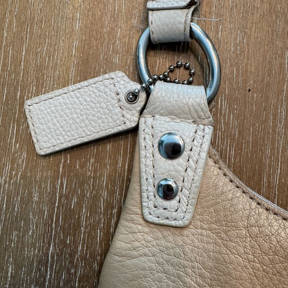 Coach Tan Leather Shoulder Bag - Picture 5 of 14